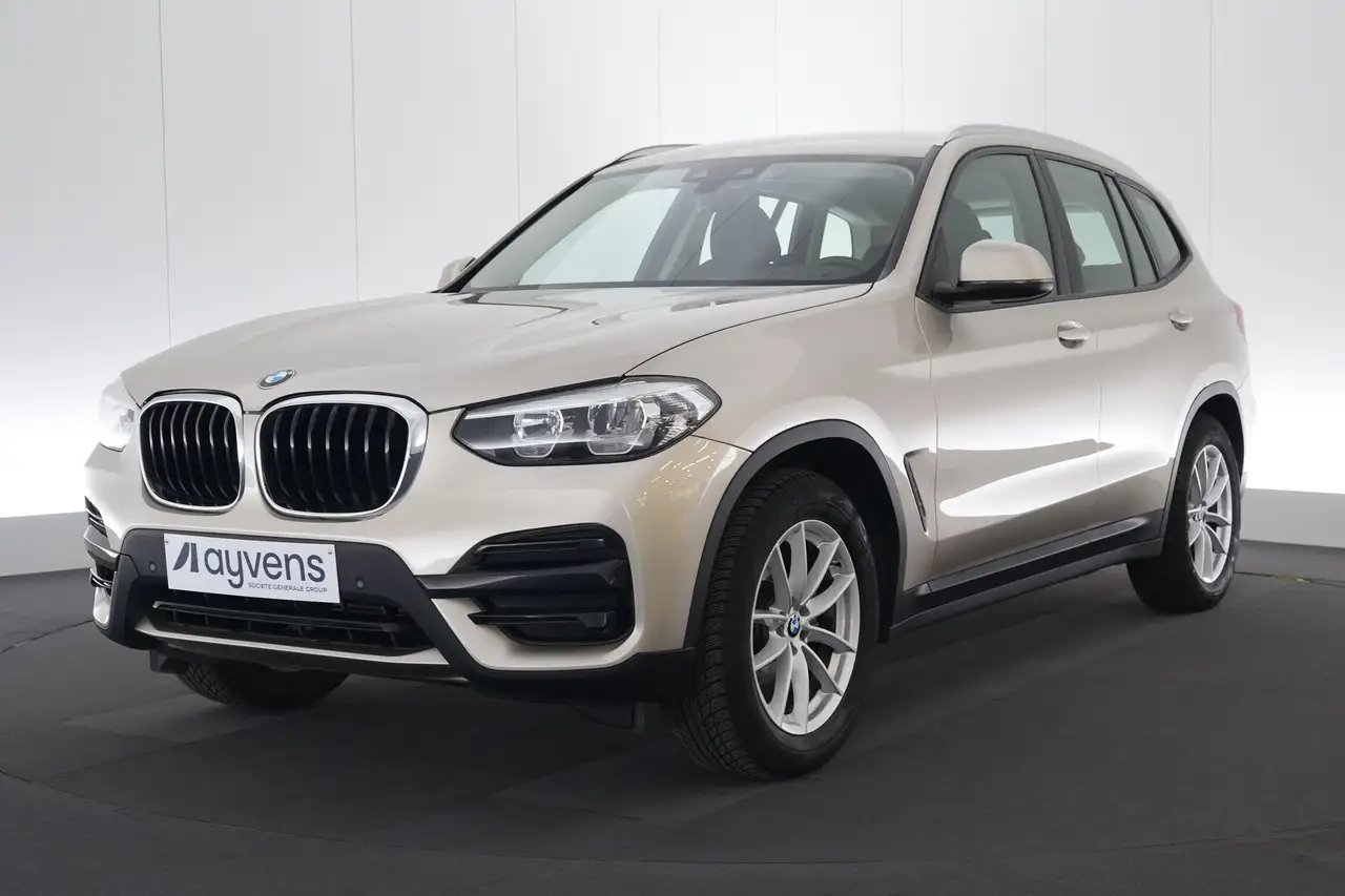BMW X3 2.0 sDrive18dA Corporate LEDER/STOF LED GPS PDC Ve