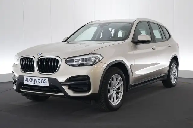 BMW X3 2.0 sDrive18dA Corporate LEDER/STOF LED GPS PDC Ve