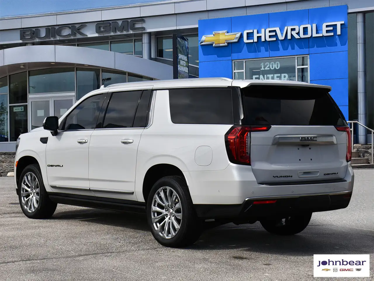 GMC Yukon снимка GMC Yukon