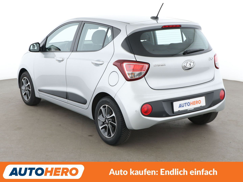 Hyundai i10 1.2 Style Aut.*NAVI*PDC*SHZ*LHZ*ALU*KLIMA* — photo 4
