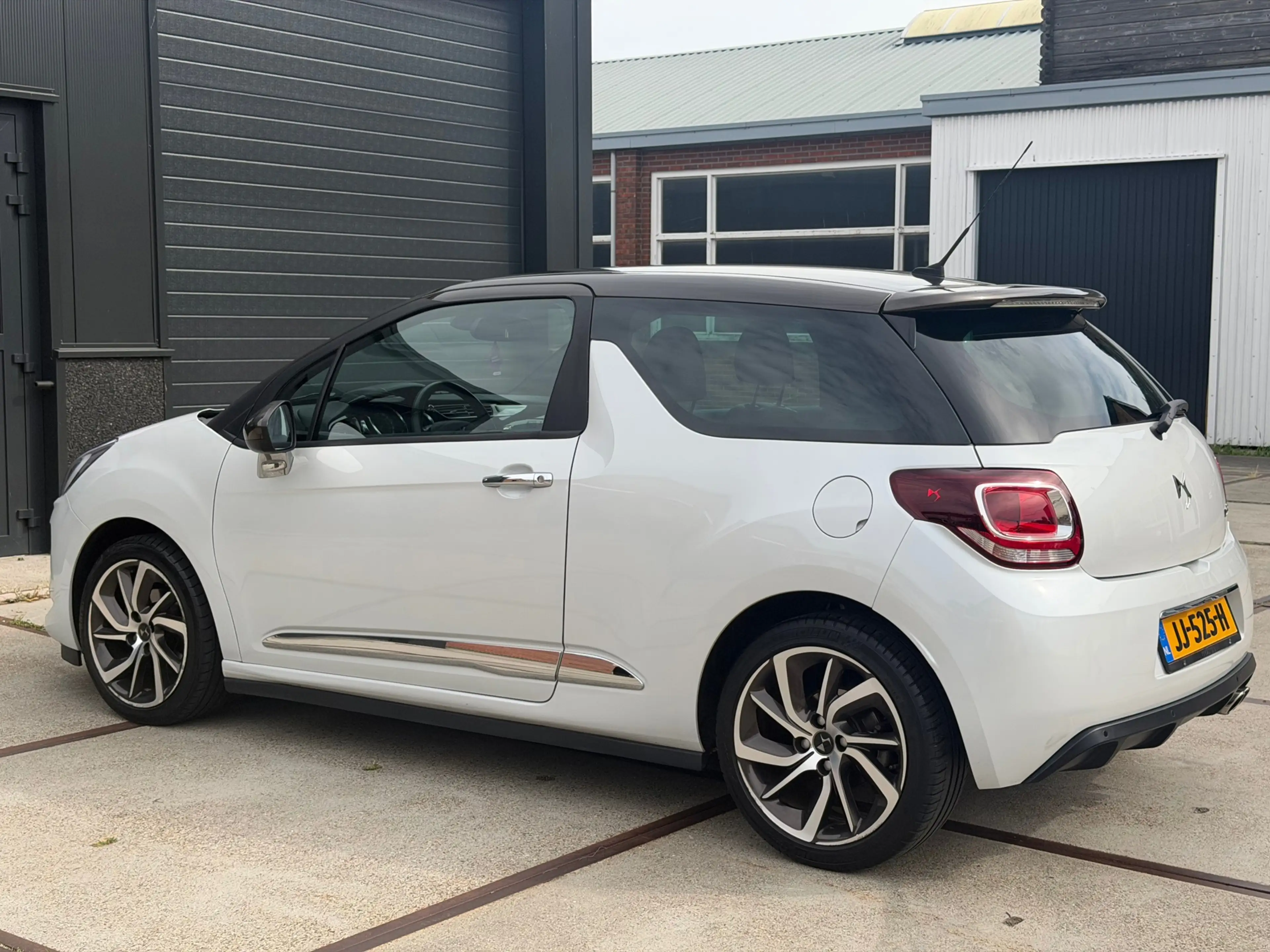 DS Automobiles DS 3 1.2 PureTech Sport Chic Cruise Leder Facelift NAP — photo 4