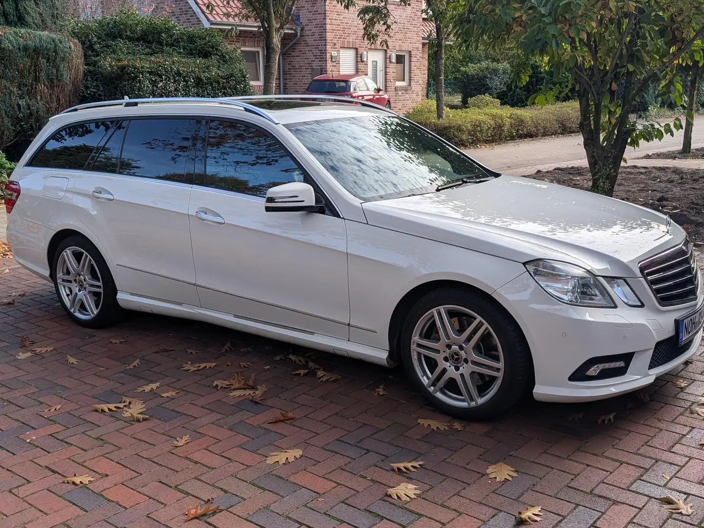 Mercedes-Benz E 500 E500 T 7G-TRONIC, LPG, Avantgarde, orig. AMG Paket Weiß - 1