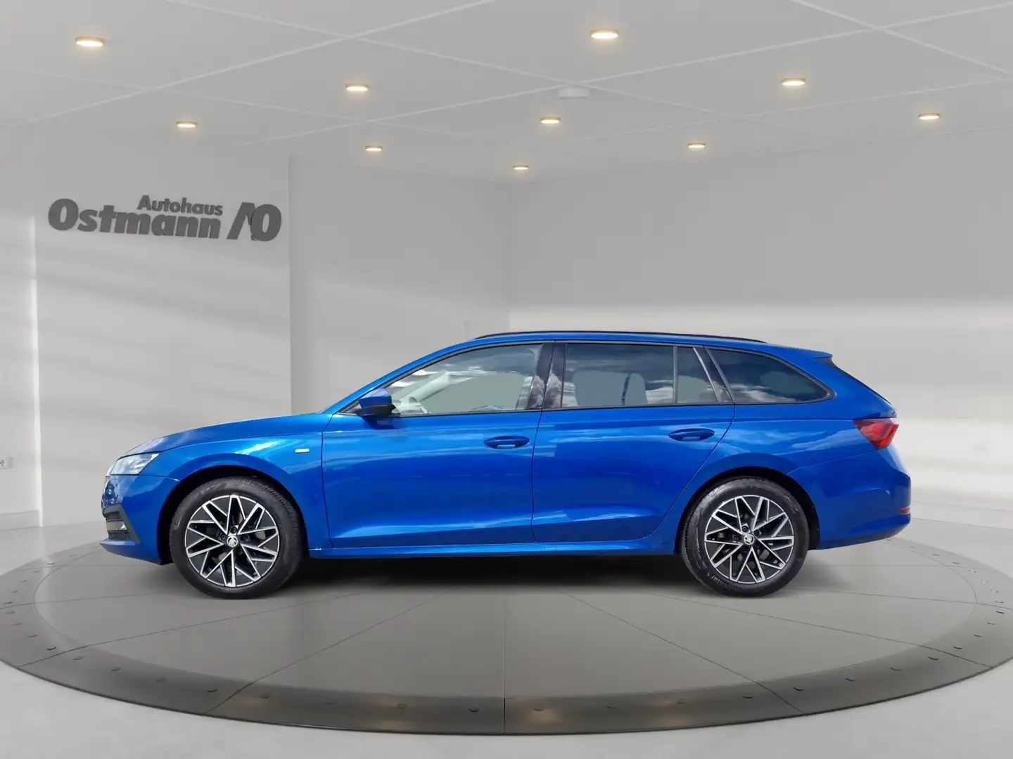 Skoda Octavia Combi 2.0 TDI Clever AHK MATRIX NAVI KAM Blau - 2