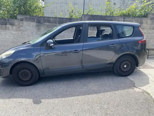 Renault Scenic view 5