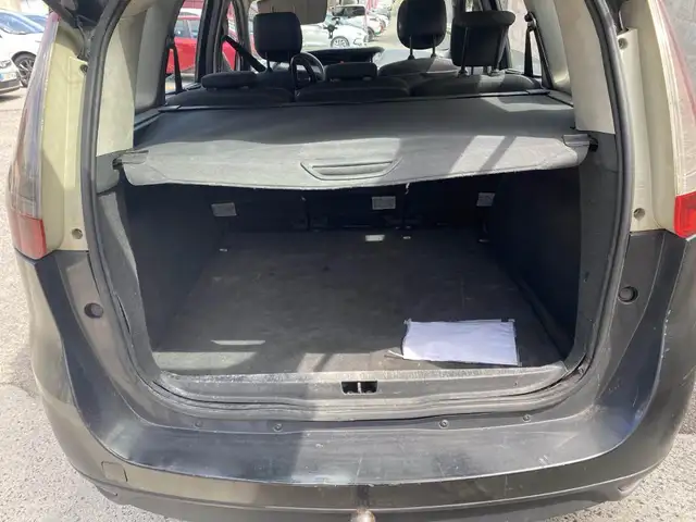 Renault Scenic view 14