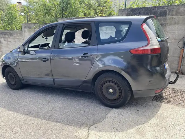 Renault Scenic view 8