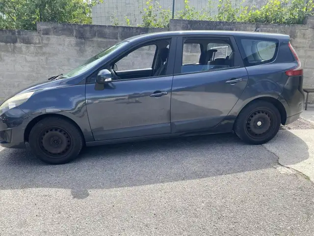 Renault Scenic view 6