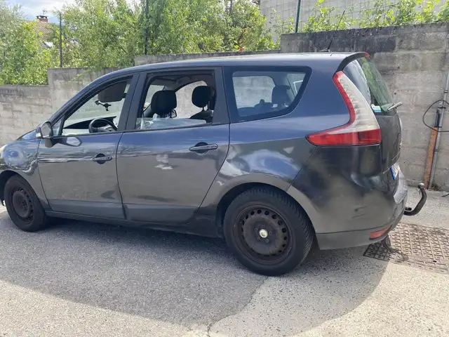 Renault Scenic view 2