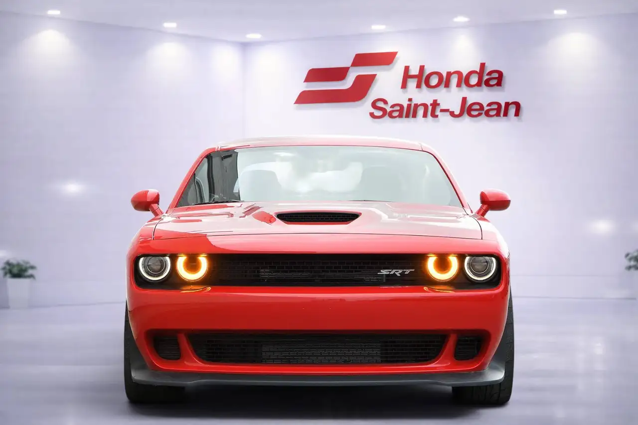 Dodge Challenger снимка Dodge Challenger