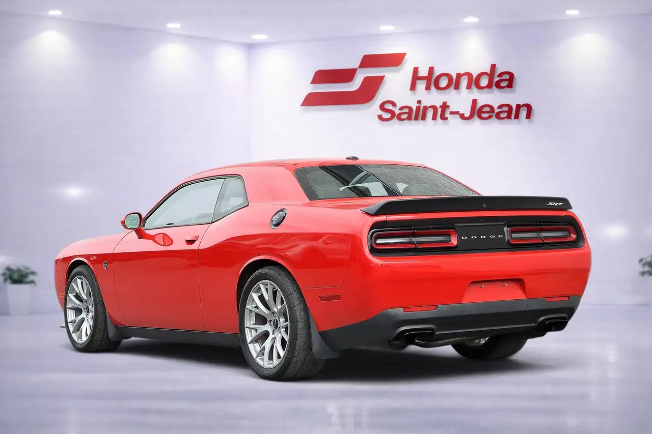 Dodge Challenger снимка Dodge Challenger