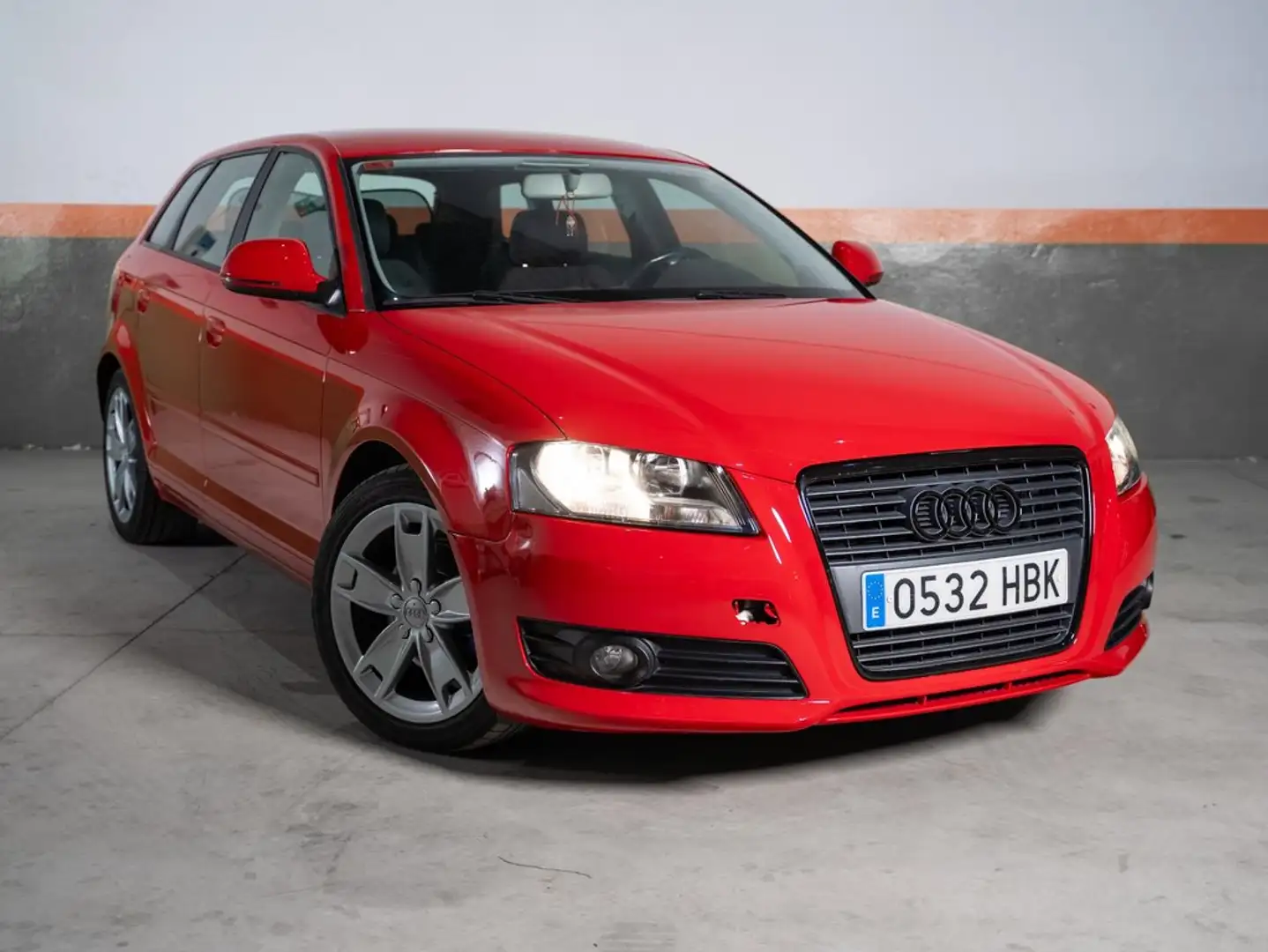 Audi A3 Sportback 2.0TDI Ambiente Rojo - 1