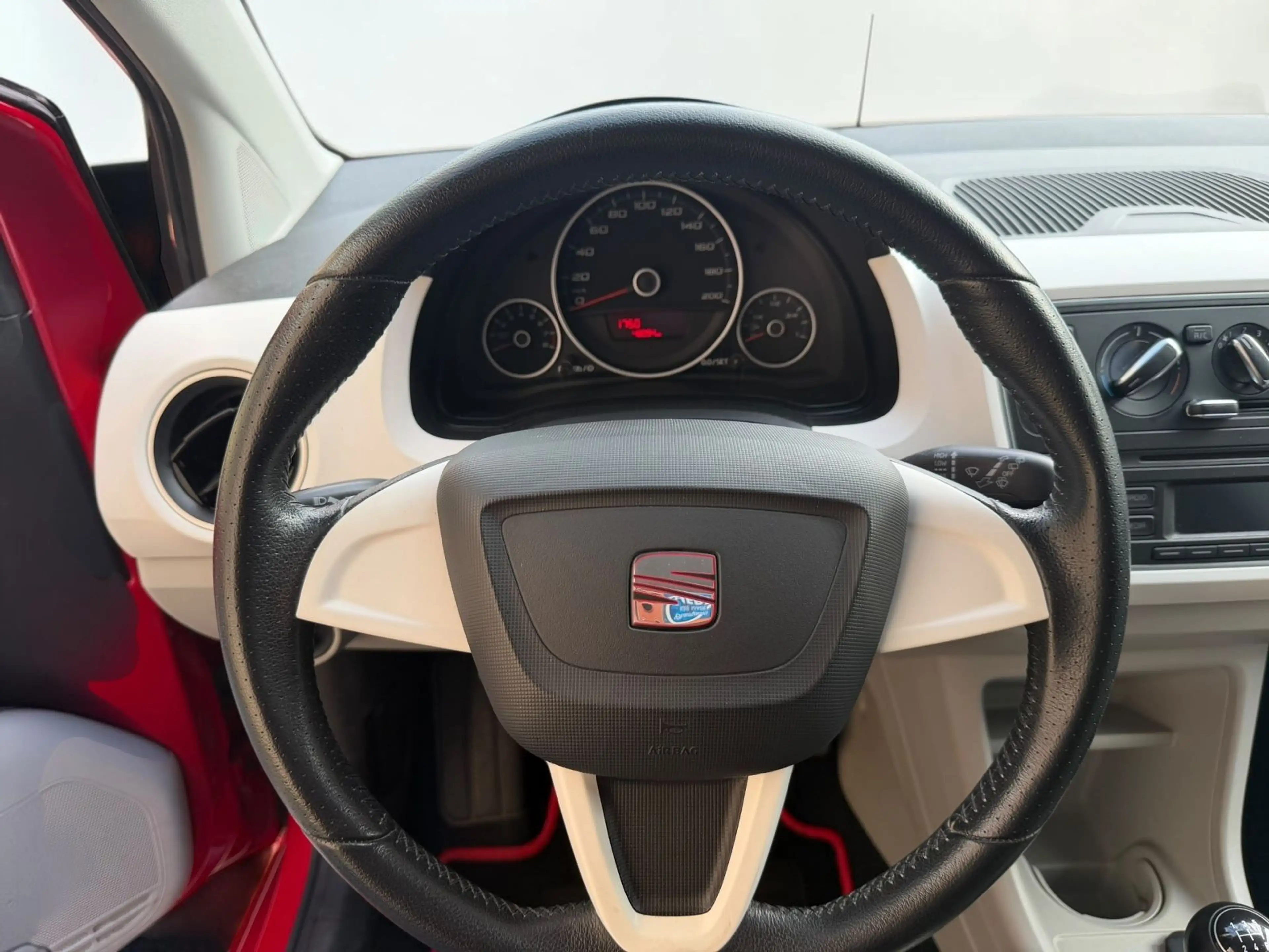 SEAT Mii Style Salsa 1.0 |KLIMA|8-FACH|2.HAND| — photo 11
