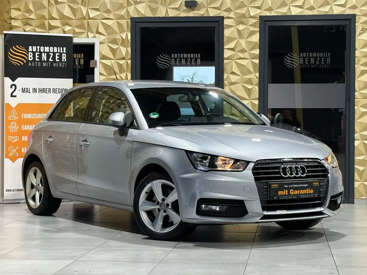 Audi A1 Sportback design/8-FACH/PDC/KLIMA/SHZ/AUTOMAT Silber - 2
