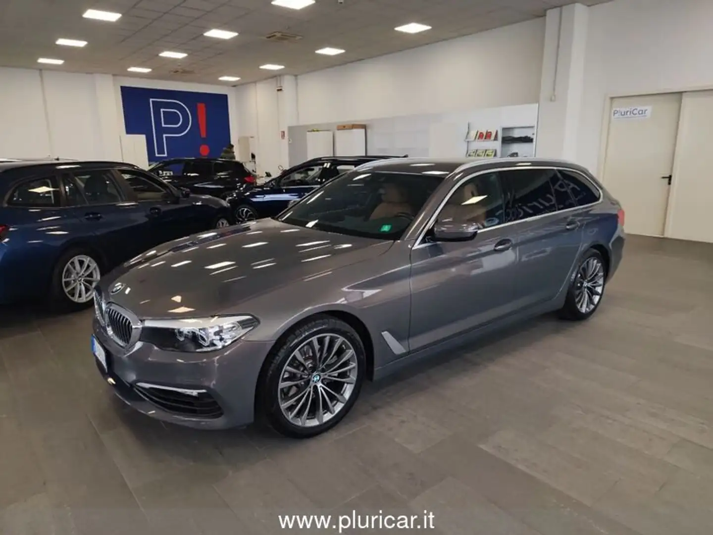 BMW 520 d xDrive 48V Touring Navi Pelle FariLED Sensori Grigio - 1