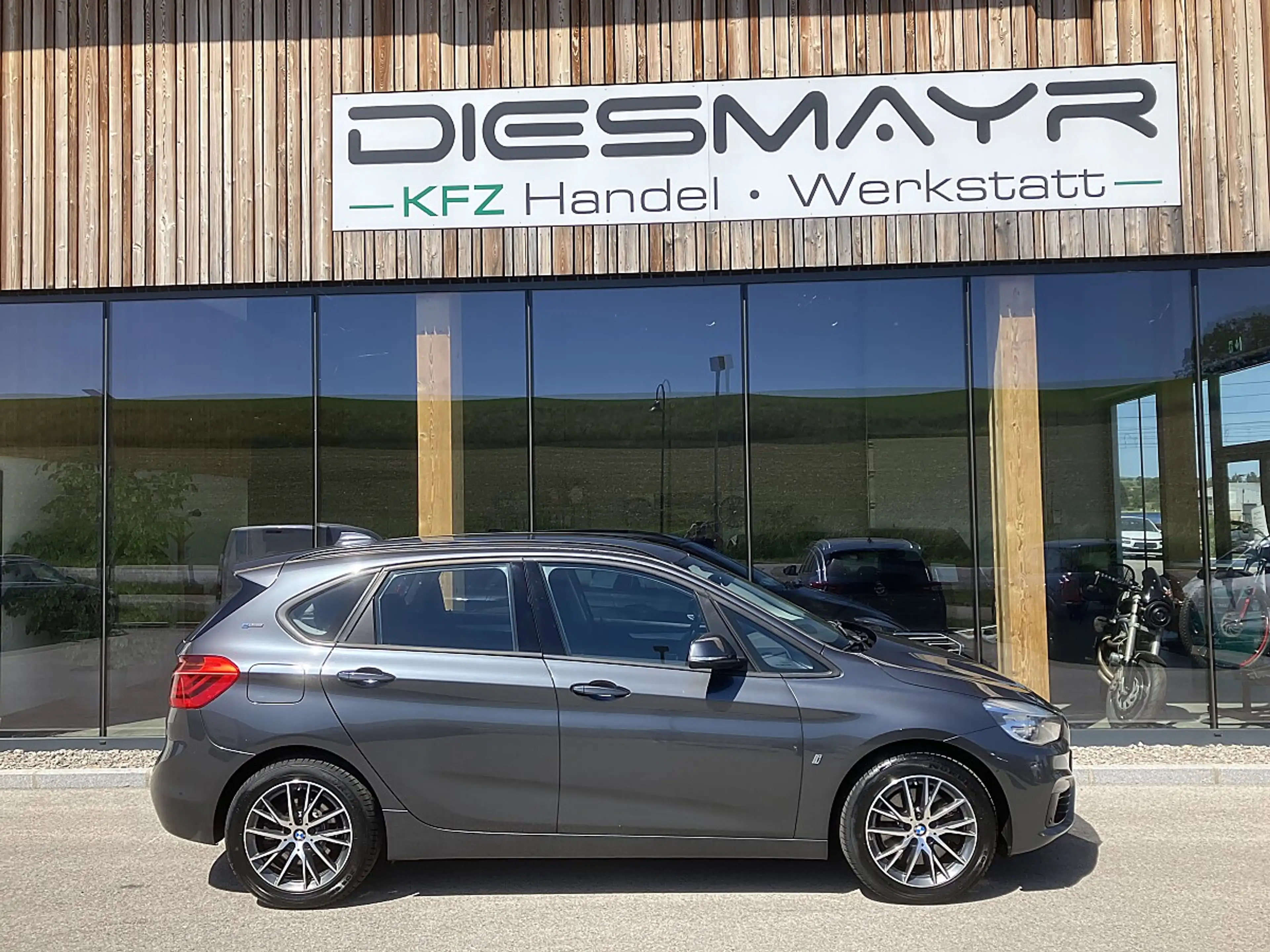 BMW 225 xe Sport Line LED Navi Head-up-Display — photo 6