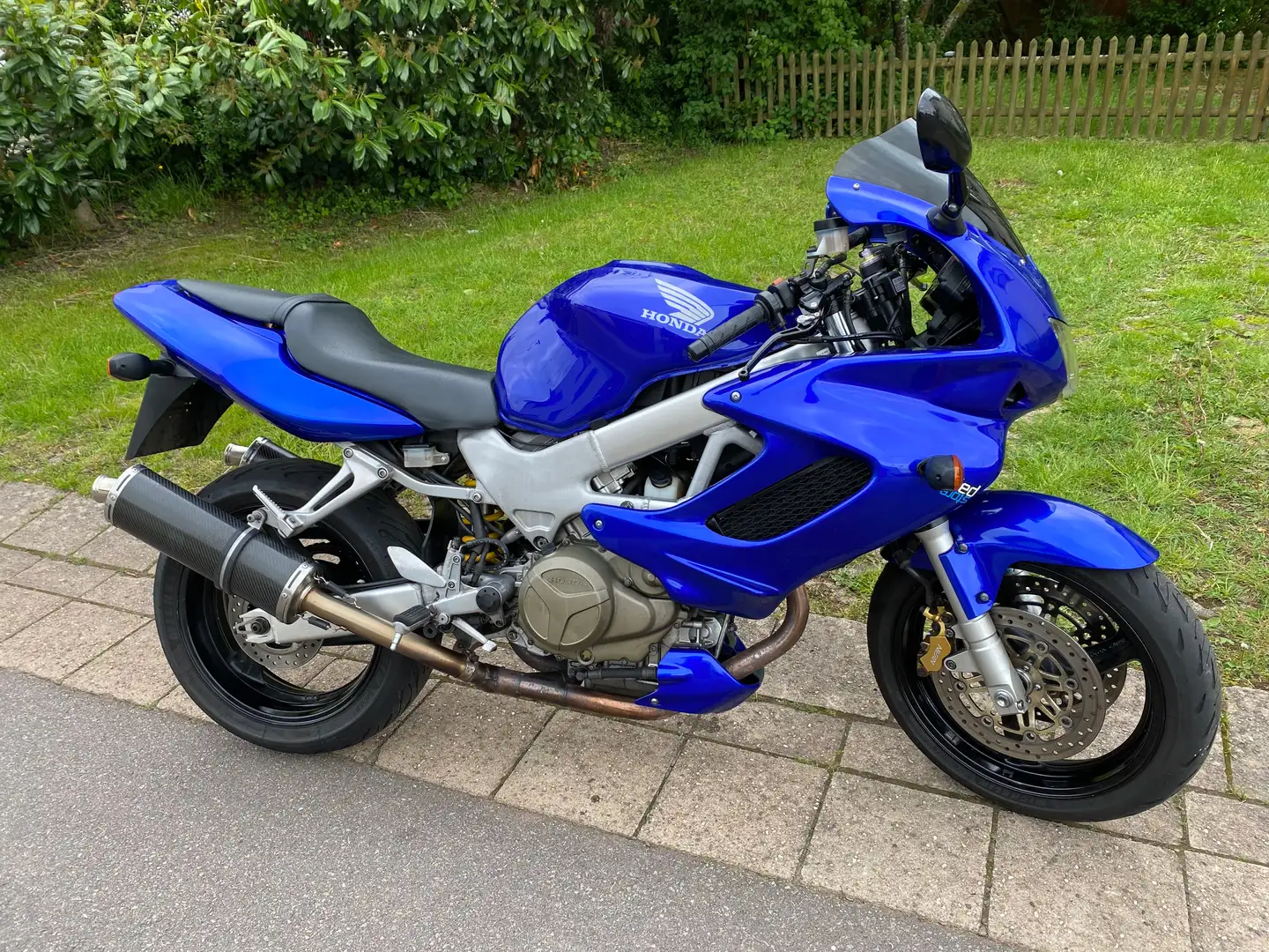 Honda VTR 1000 Blau - 1