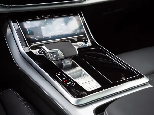 Audi Q7 view 22