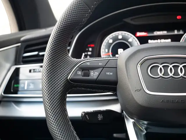 Audi Q7 view 20