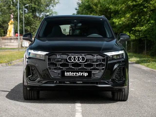 Audi Q7 view 2