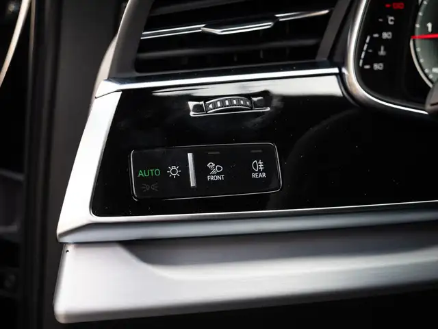 Audi Q7 view 27