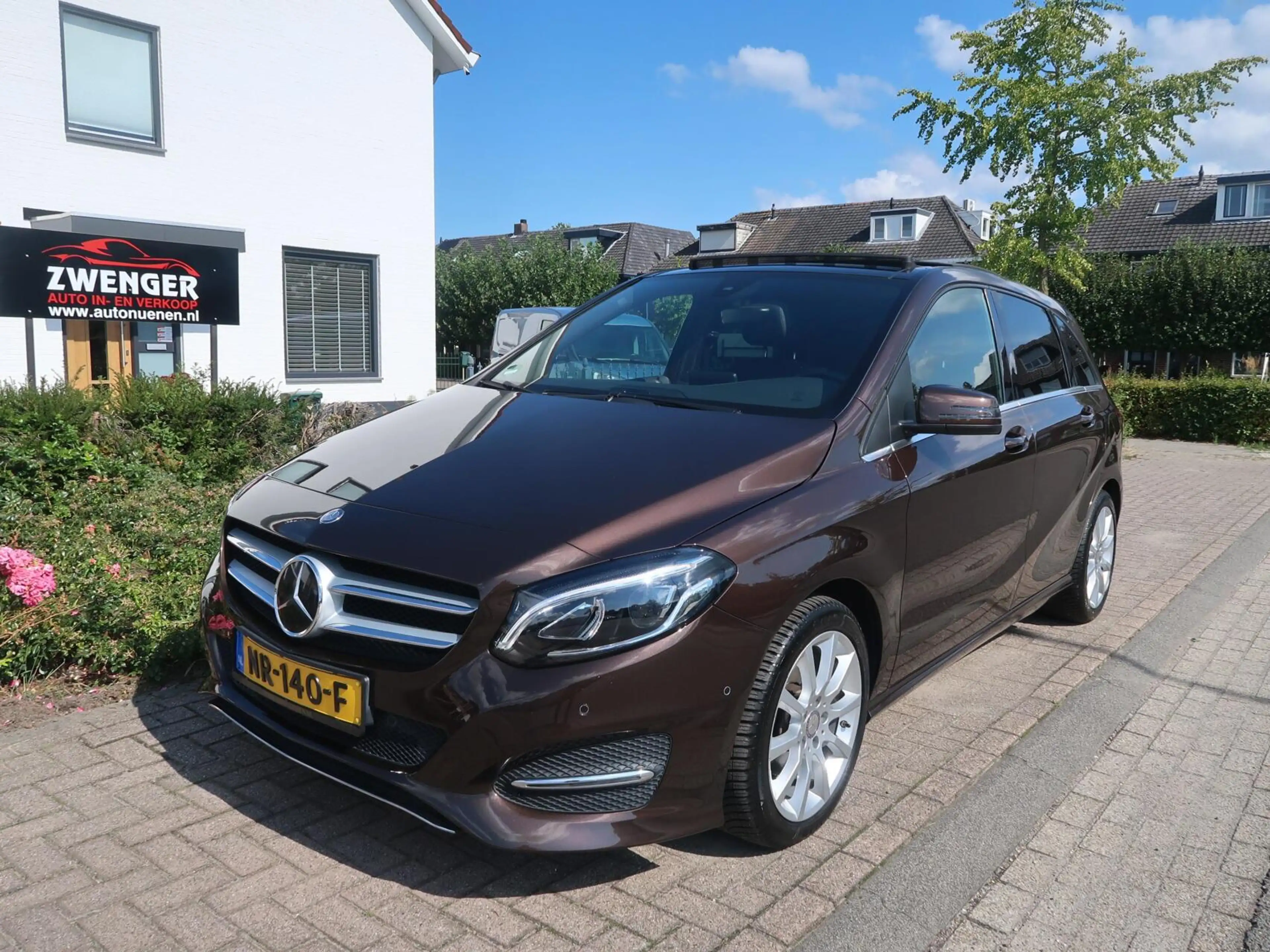 Mercedes-Benz B 180 Sport AUT F-1 PANORAMADAK|TREKHAAK|MEMORY|CAMERA|A