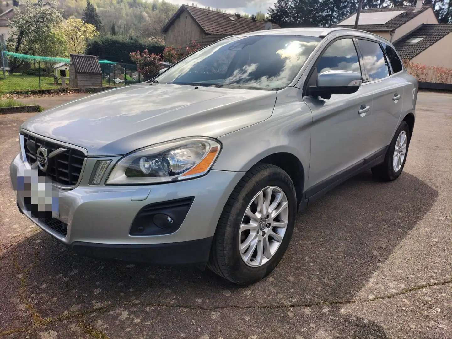 Volvo XC60 D5 AWD Momentum Geartronic A Gris - 1