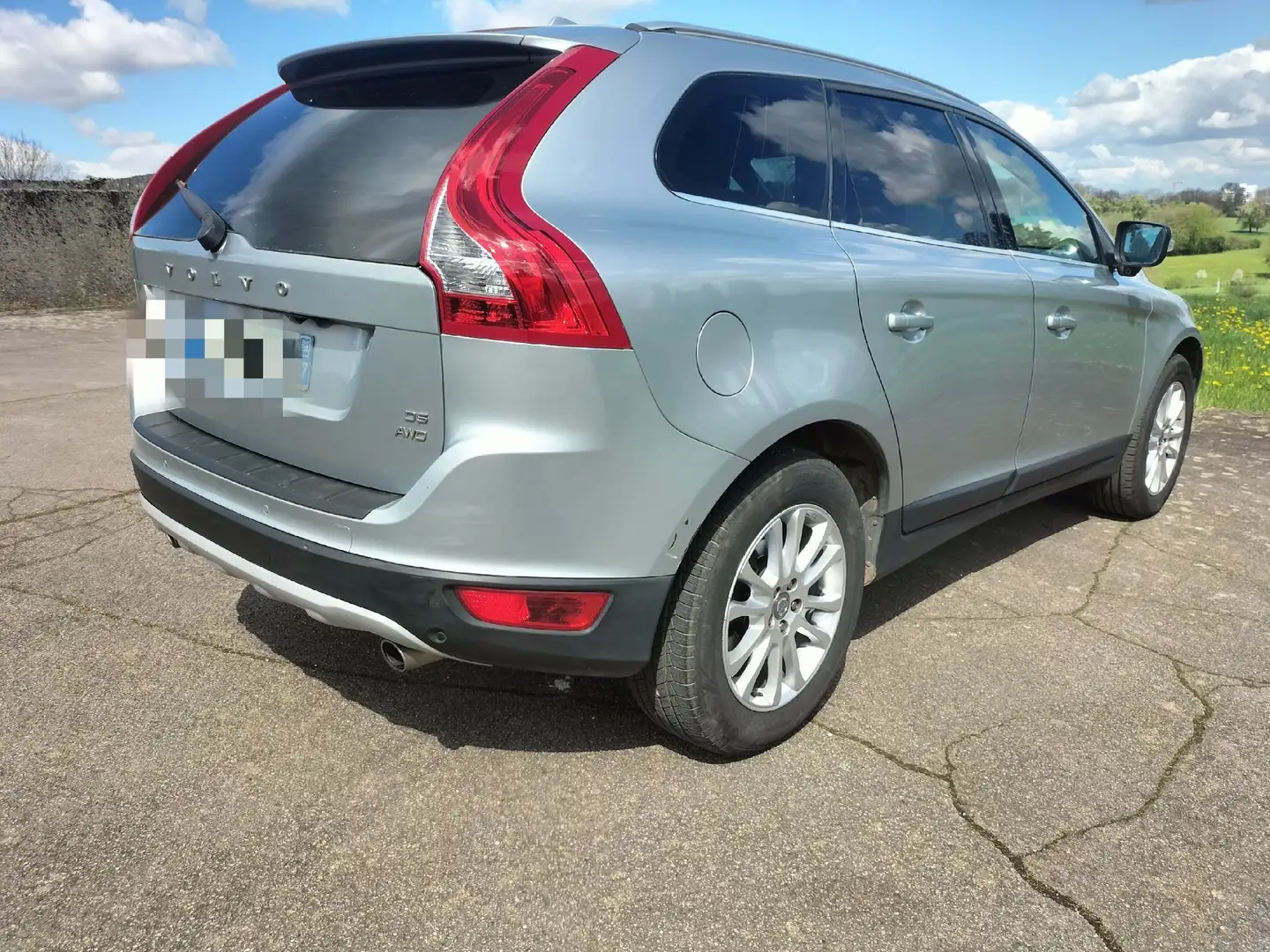 Volvo XC60 D5 AWD Momentum Geartronic A Gris - 2