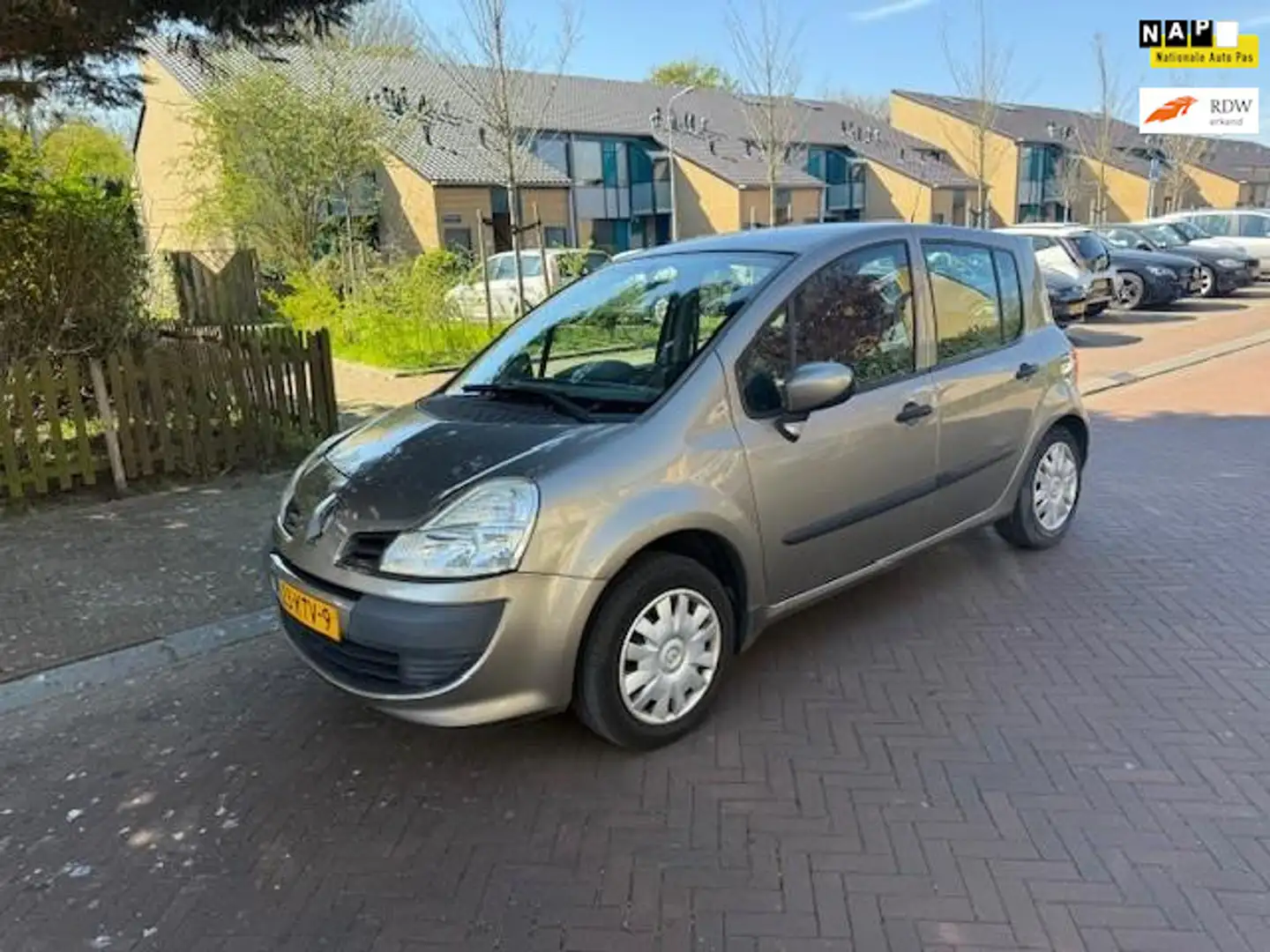 Renault Modus Airco / 40.000 NAP / Bouwjaar 2010 / Leuke auto Beige - 1