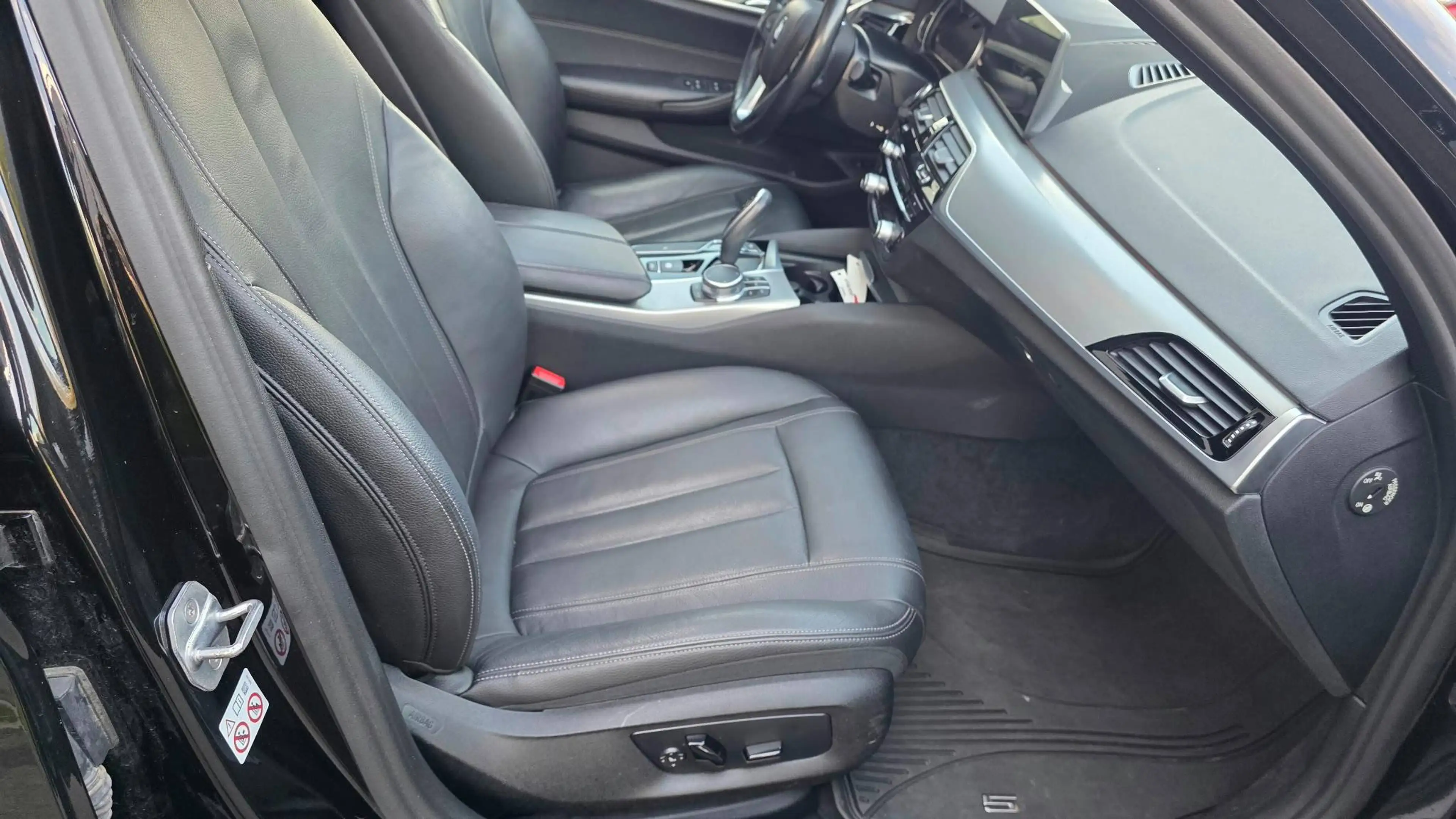 BMW 520 Touring 520 dA — photo 13