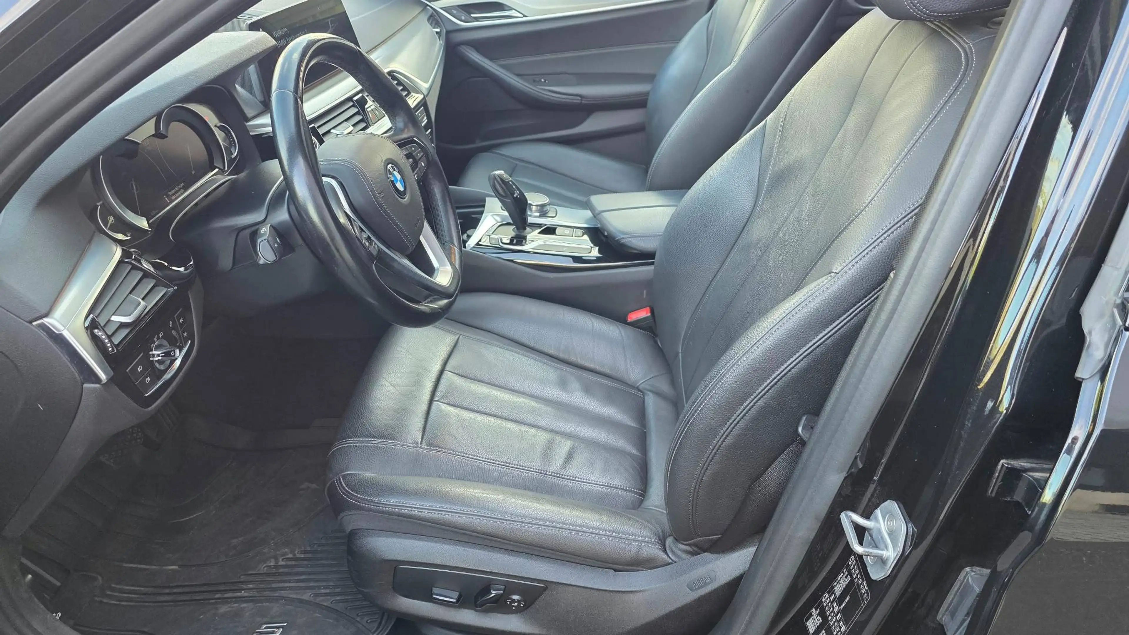 BMW 520 Touring 520 dA — photo 11