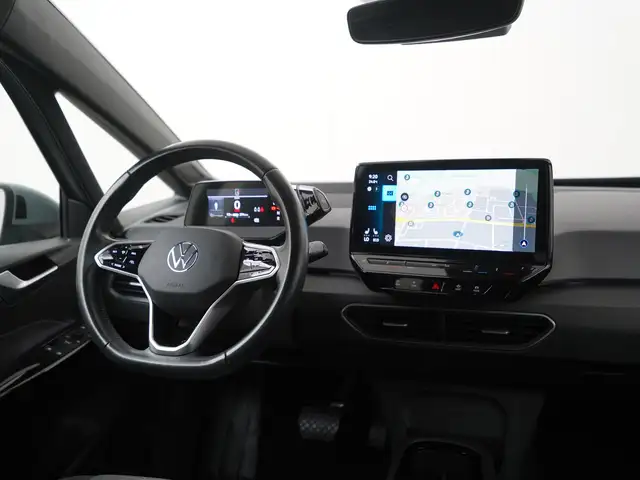 Volkswagen ID.3 view 6