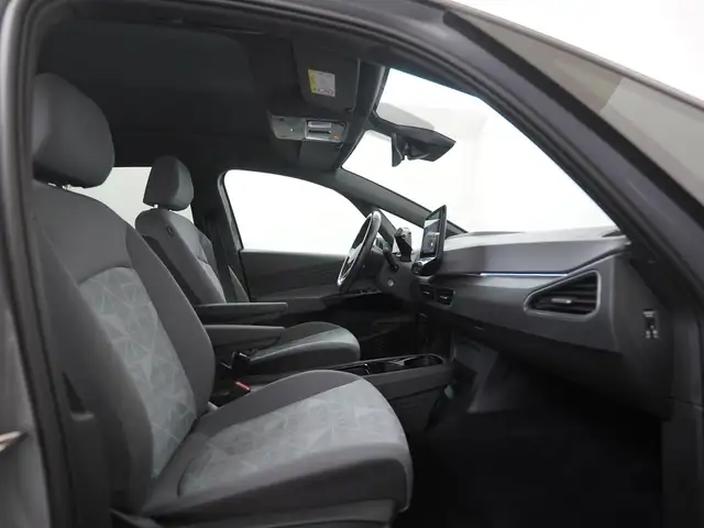 Volkswagen ID.3 view 3