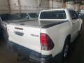 Toyota Hilux 2.4 D-4D 4WD Comfort Blanc - thumbnail 4