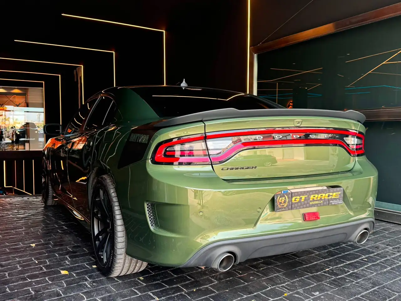 Dodge Charger 2021 — фото 15
