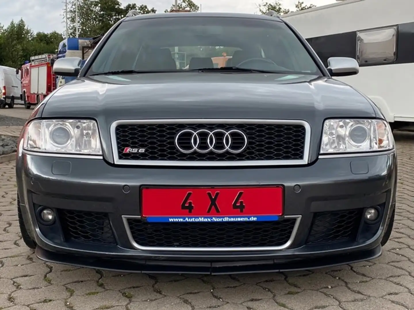Audi RS6 Avant 4.2 quattro Xenon Navi PDC SHZ Grau - 2