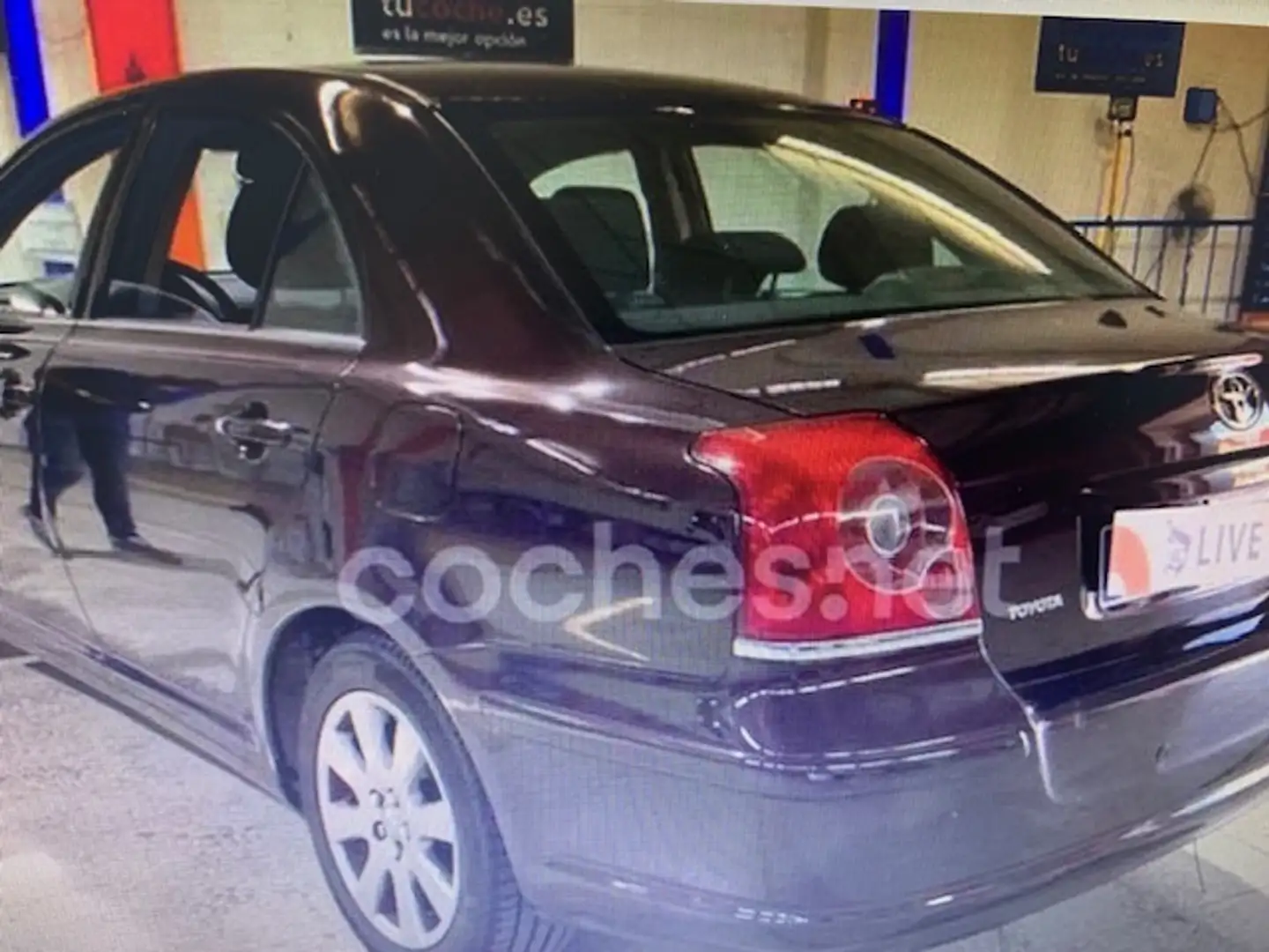 Toyota Avensis 1.8 Sol Burdeos - 2