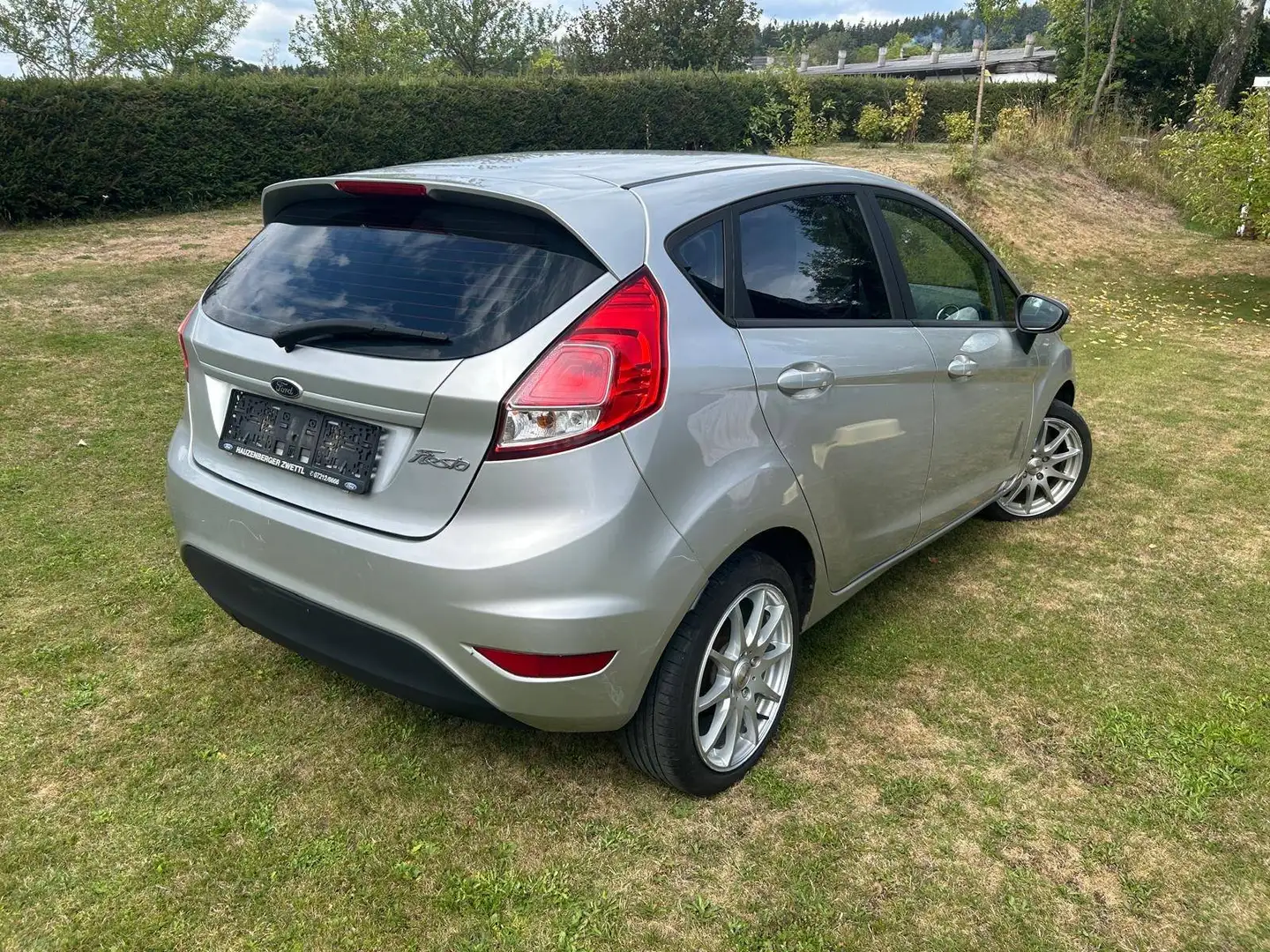 Ford Fiesta Fiesta Easy 1,5 TDCi Easy Silber - 2
