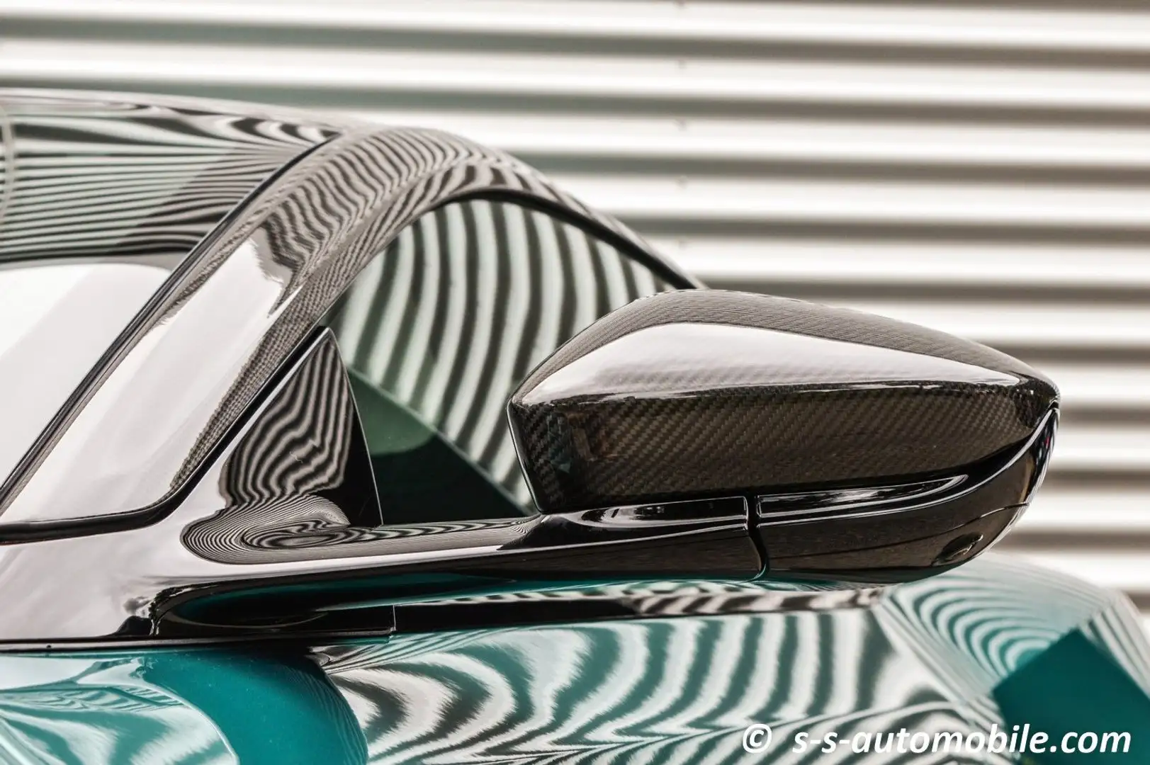 Aston Martin DBS 770 Ultimate Titanium Abgas Lightweight Seat Grün - 2