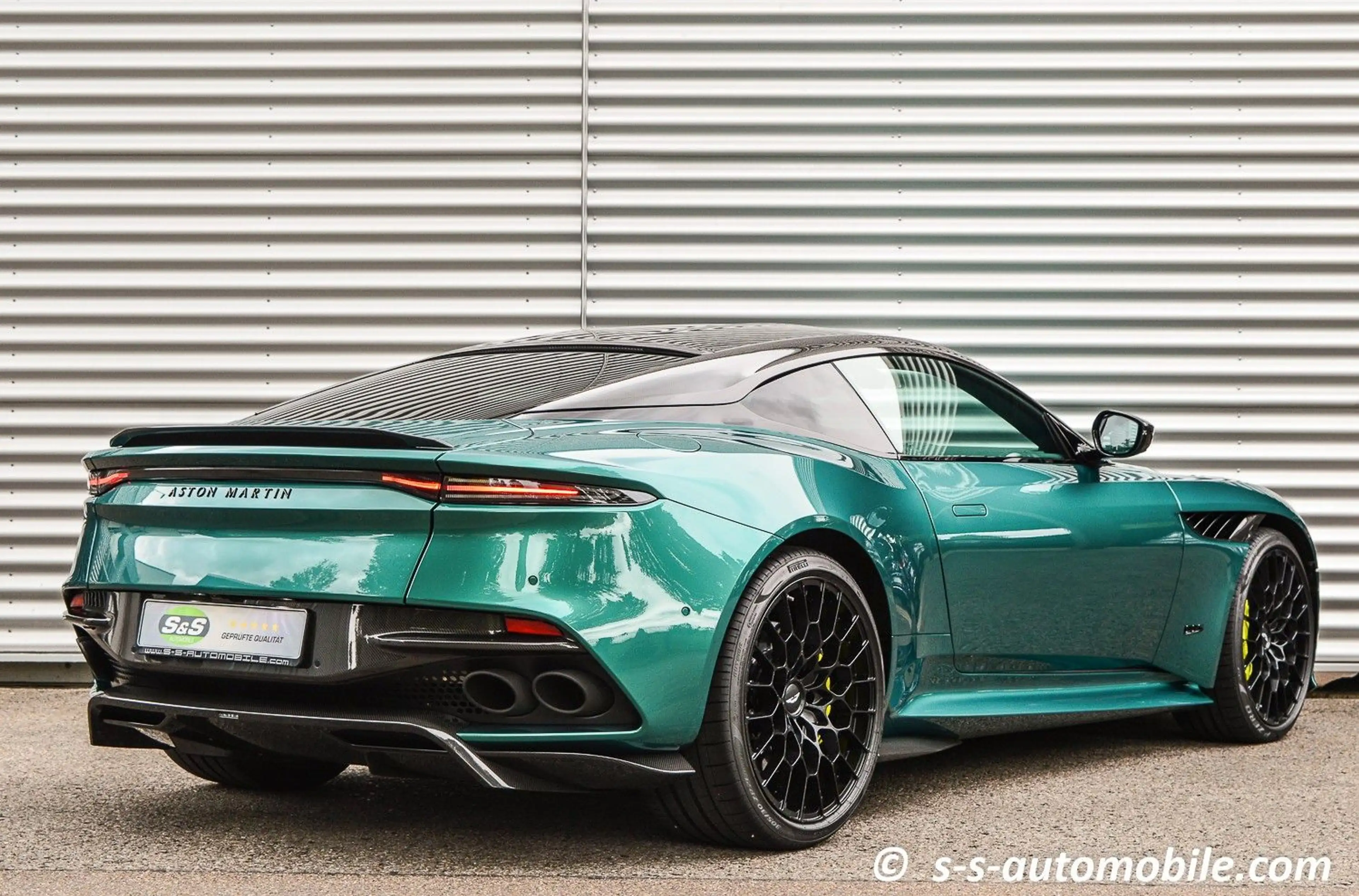 Aston Martin DBS 770 Ultimate Titanium Abgas Lightweight Seat — photo 8