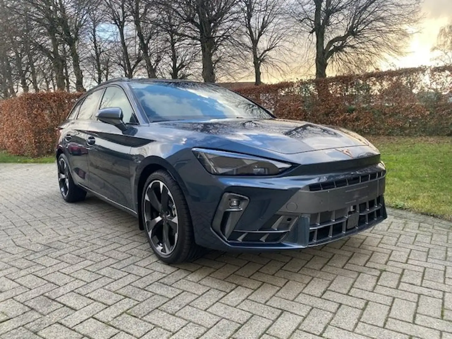 CUPRA Leon ST 1.5 eTSI MHEV DSG Grijs - 1