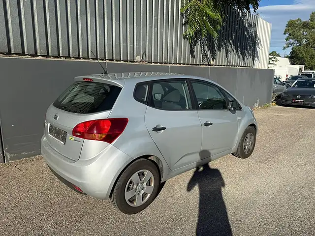 Kia Venga view 6