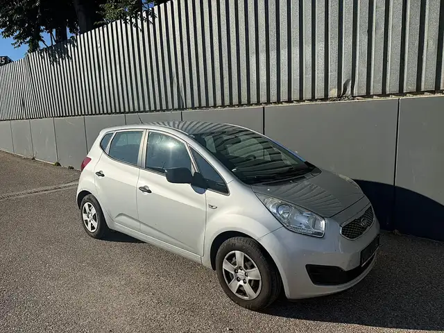 Kia Venga view 4