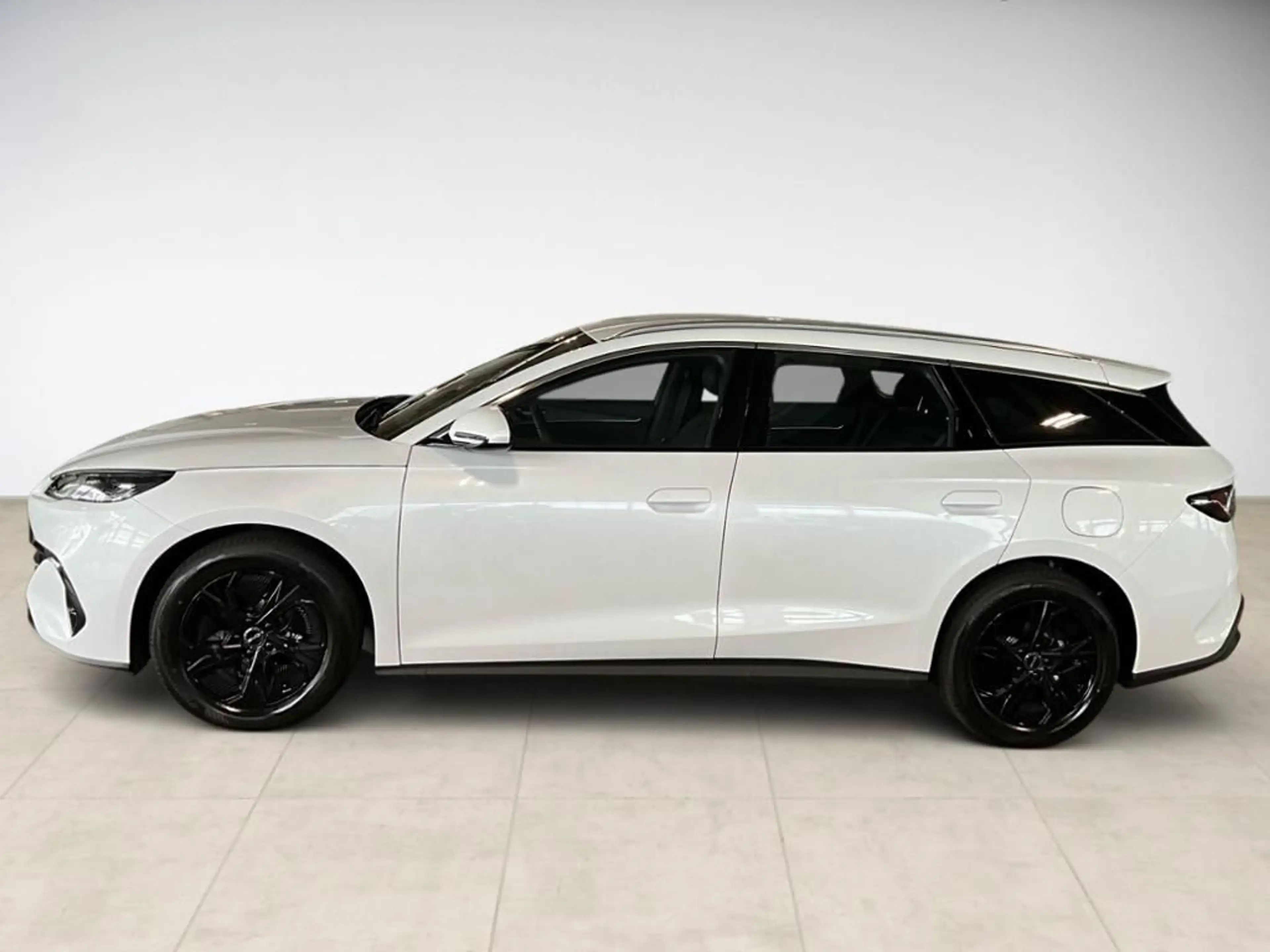 BYD Seal 6 DM-i Touring Boost ACC AUT Fernlichtass. — photo 3