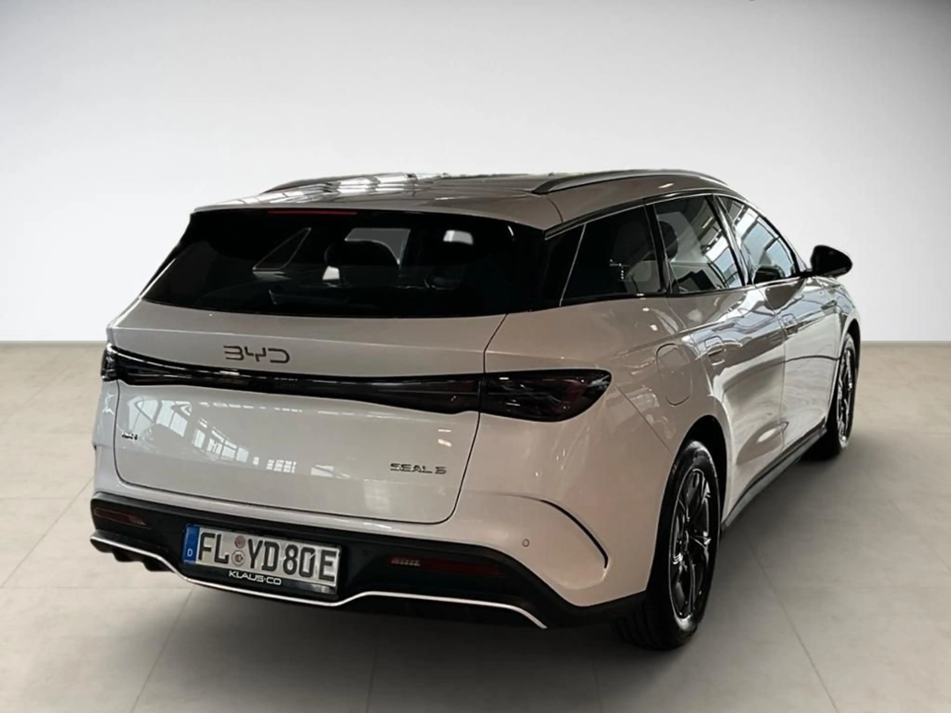 BYD Seal 6 DM-i Touring Boost ACC AUT Fernlichtass. — photo 4