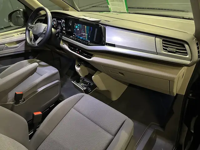 Volkswagen Multivan view 12