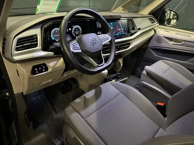 Volkswagen Multivan view 15