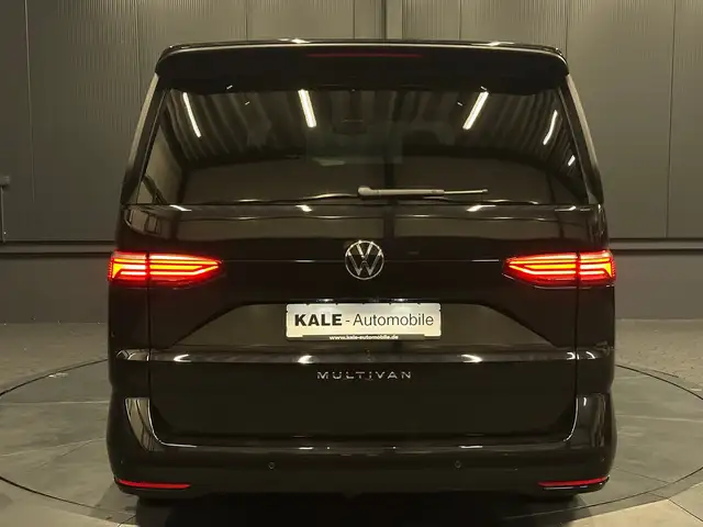 Volkswagen Multivan view 4