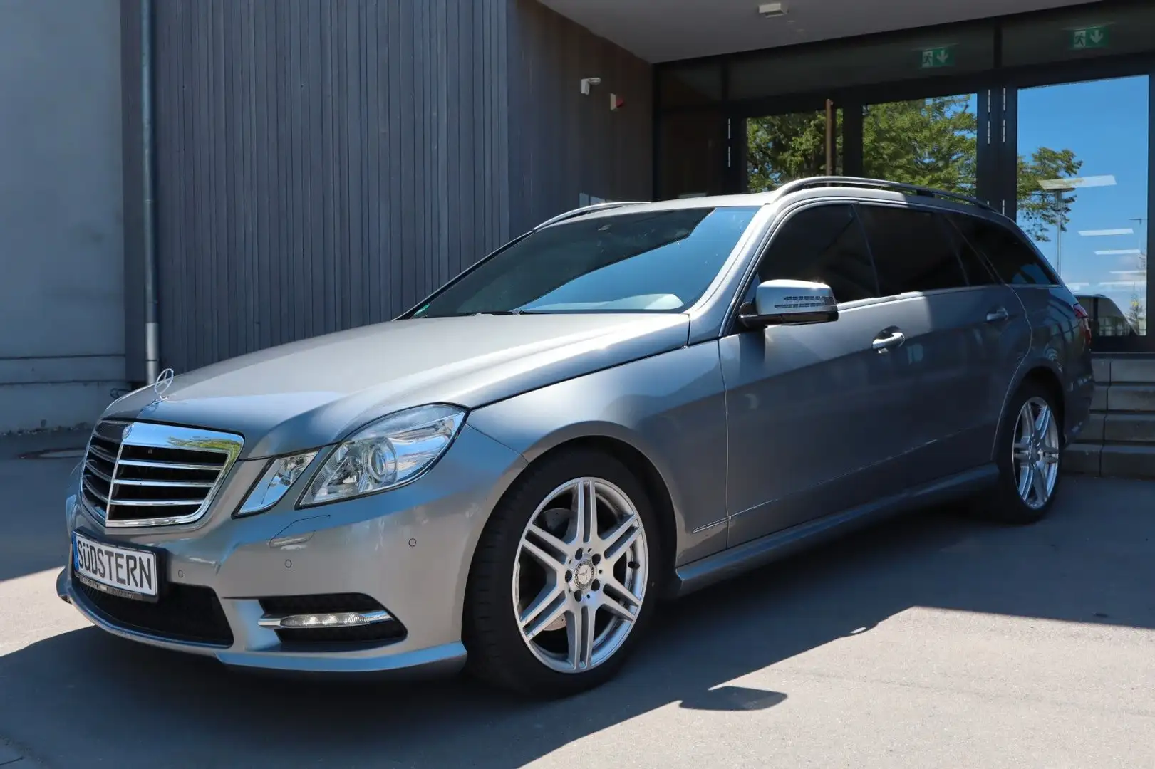 Mercedes-Benz E 220 T-Modell CDI/AMG/Mopf/Facelift/1a Silber - 1