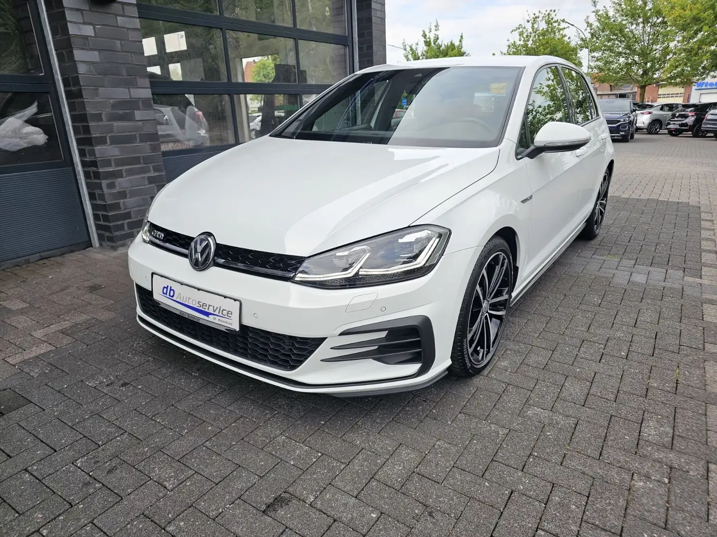 Volkswagen Golf VII GTD DSG Sport & Style Weiß - 2