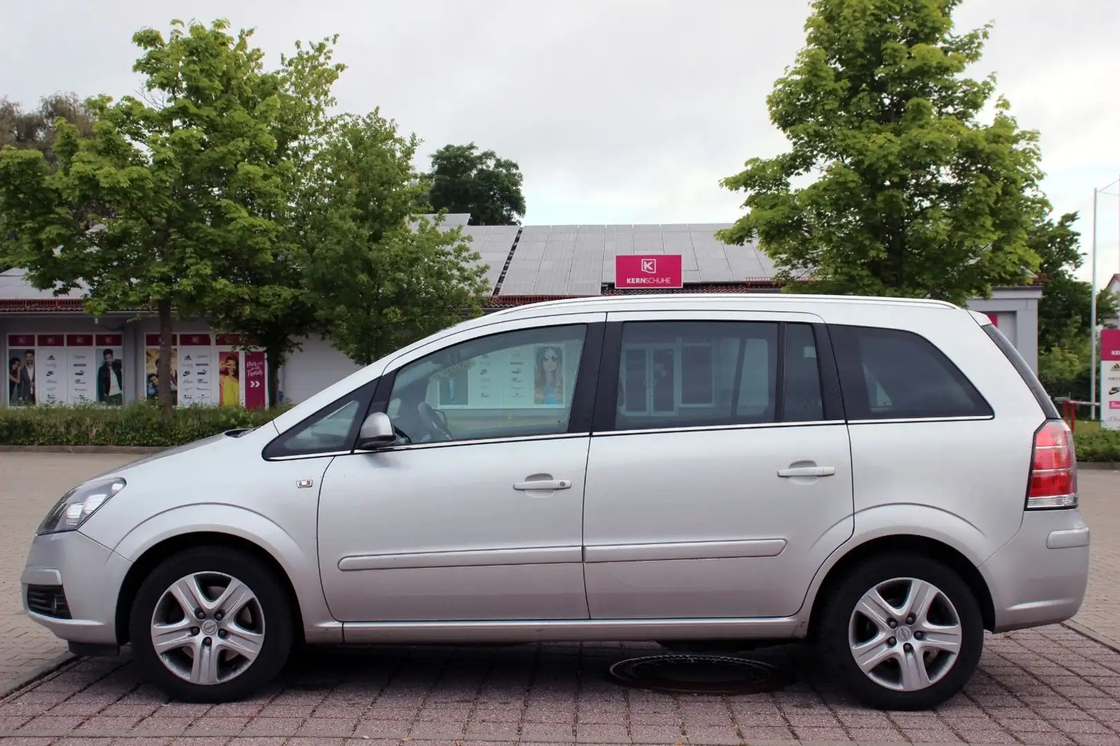Opel Zafira 1.6 CNG/Benzin # Navi # Tempomat # 7-Sitz Srebrny - 2